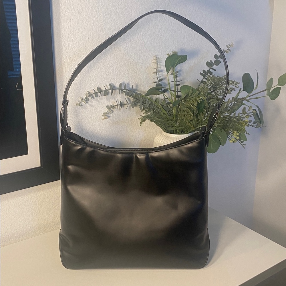 Salvatore Ferragamo Black Leather Shoulder Bag